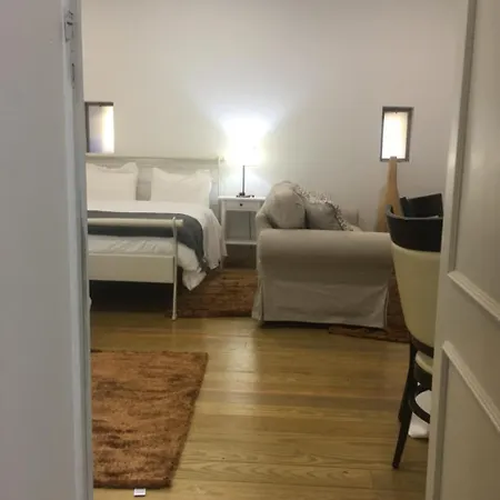 Moradia Integrada T0 Em Rural 4.* Farm stay *